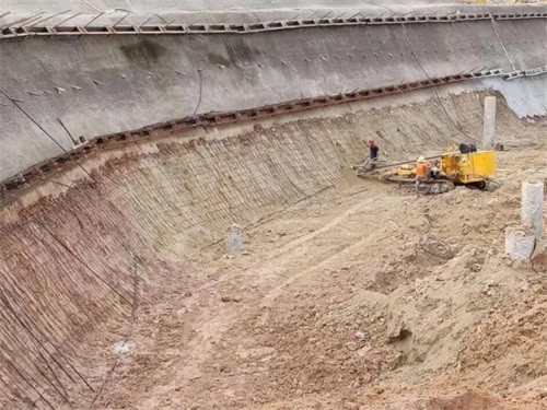 温泉基坑边坡加固
